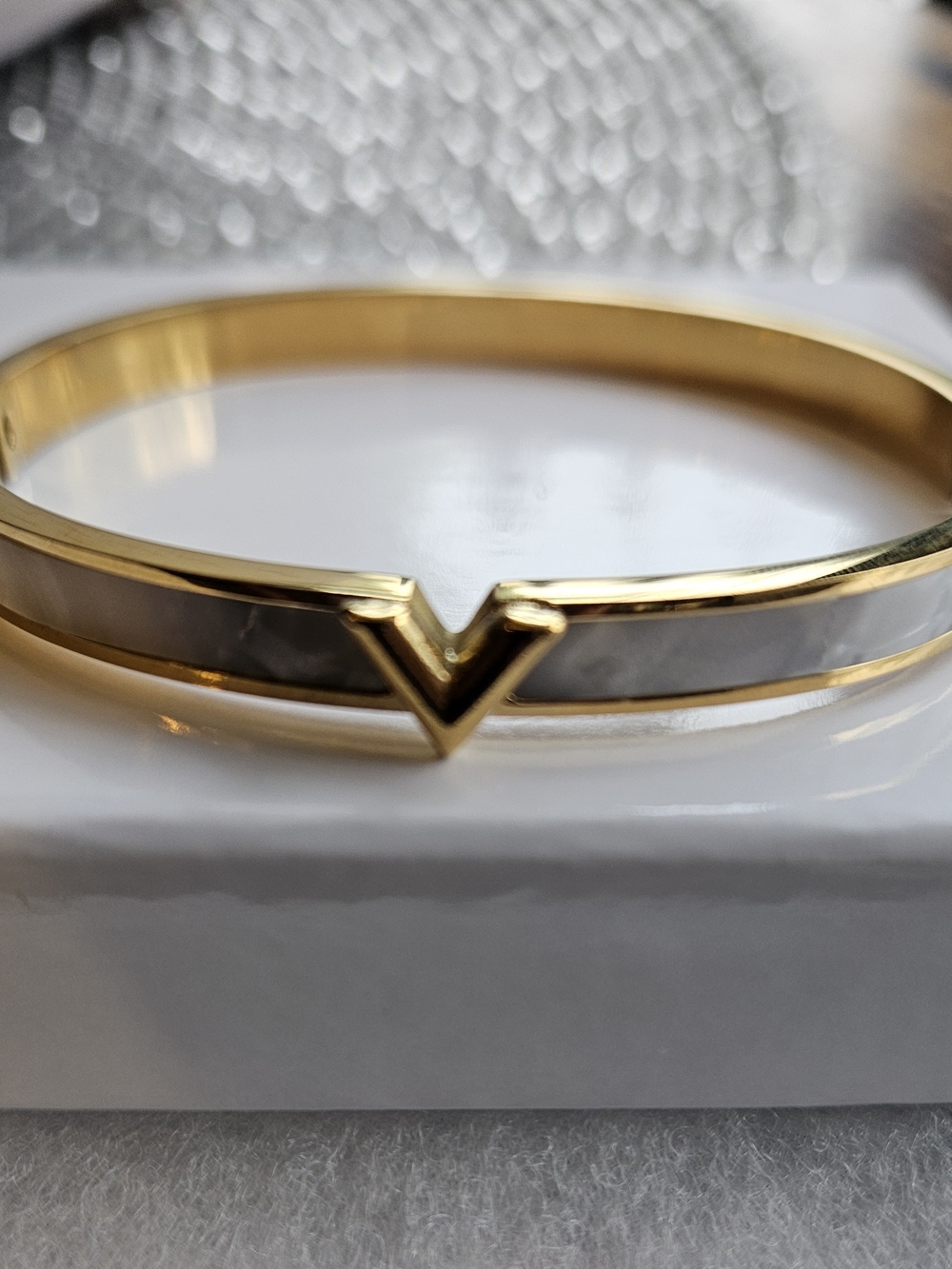 24k Gold Plated V-Shaped With Mother Of PeaInlay Bangle Bracelet - Women Jewelry